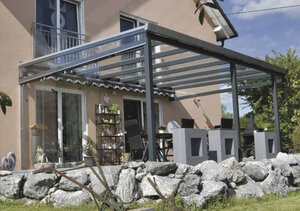 Terrassenüberdachung an einem Wohnhaus